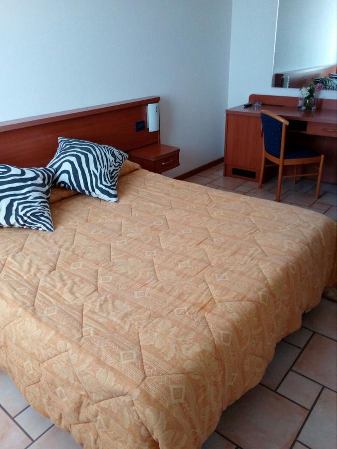Hotel Lory Ficarolo Luaran gambar